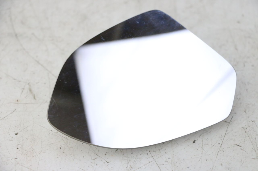 photo de RIGHT GLASS MIRROR PIAGGIO X9 EVOLUTION 125 (2003 - 2007) - Technical close-up