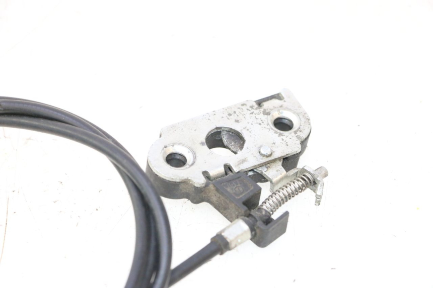 photo de UNDERSEAT STORAGE LOCK CAN-AM SPYDER RS 1000 (2008 - 2012) - Alternative perspective