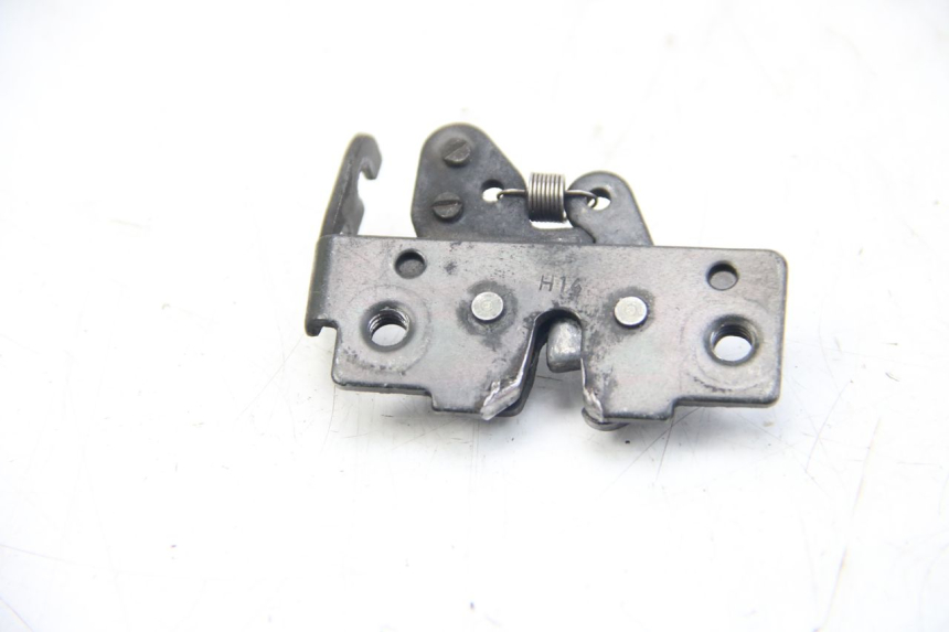 photo de SEAT LOCK PIAGGIO BEVERLY 125 (2010 - 2015) - Zoom on usage condition