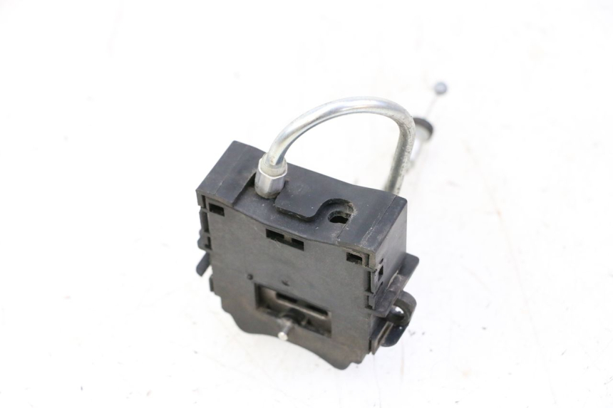 photo de SEAT LOCK HONDA FORZA ABS 300 (2013 - 2017) - Zoom on usage condition