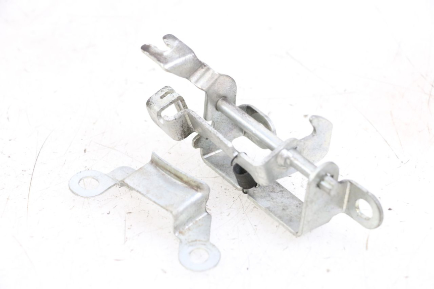 photo de LOCKING MECHANISM COVER HONDA PCX (JF47) 125 (2012 - 2013) - Component detail