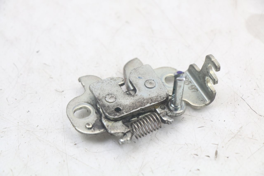 photo de LOCKING MECHANISM COVER YAMAHA XMAX X-MAX ABS 125 (2017 - 2020) - Component detail