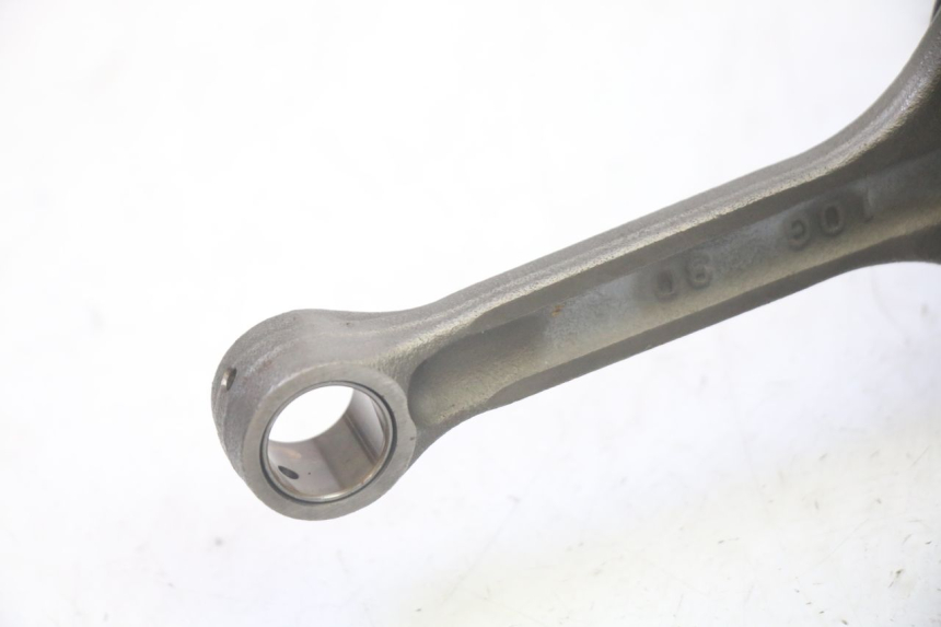 photo de CRANKSHAFT SUZUKI BURGMAN EXECUTIVE ABS 650 (2006 - 2012) - Alternative perspective