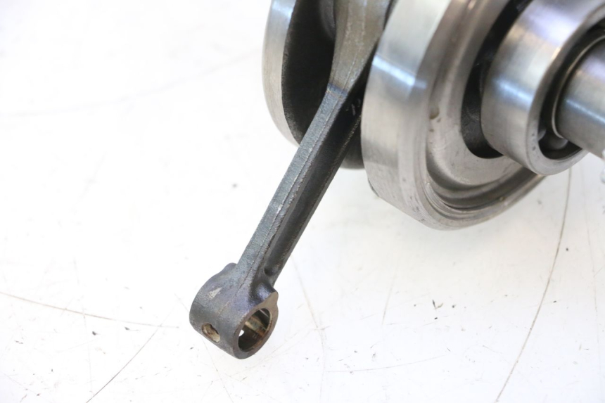 photo de CRANKSHAFT PEUGEOT KISBEE 4T 50 (2018 - 2022) - Component zoom