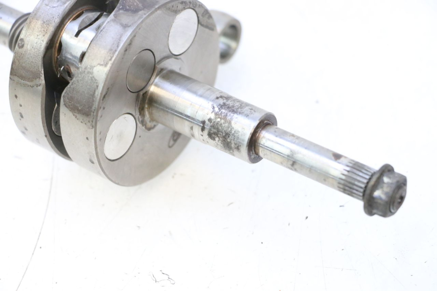 photo de CRANKSHAFT PEUGEOT TREKKER 50 (1995 - 2004) - Alternative perspective