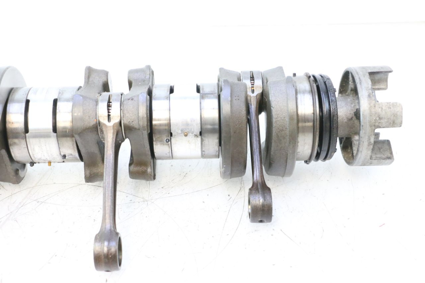 photo de CRANKSHAFT YAMAHA WAVE RUNNER GP R 1200 (2000 - 2003) - High-resolution close-up