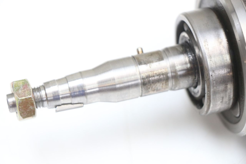 photo de CRANKSHAFT YAMAHA YE ZEST 50 (1992 - 1998) - Alternative perspective