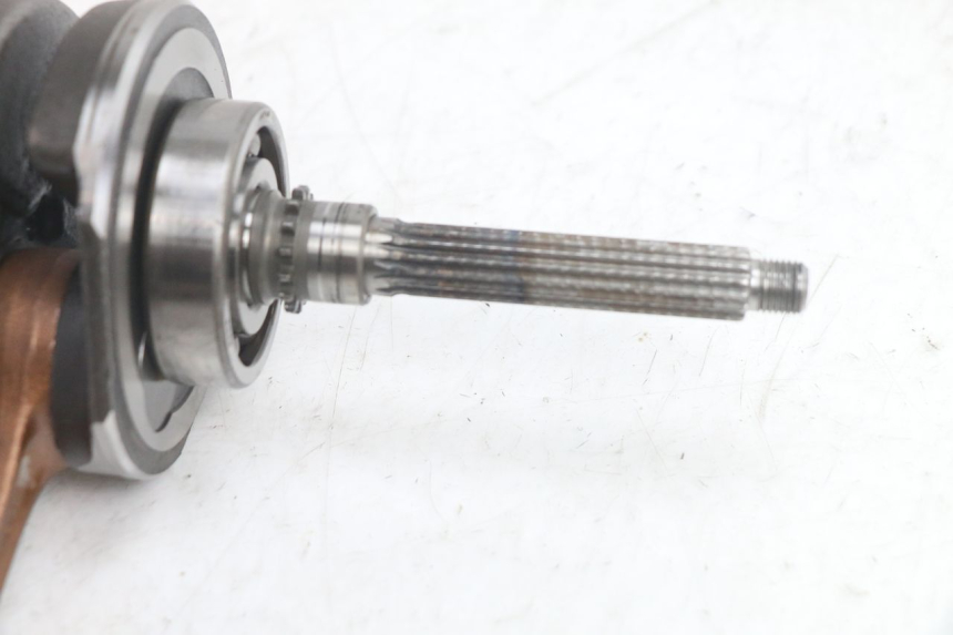 photo de CRANKSHAFT YAMAHA YP MAJESTY 125 (1998 - 2001) - Alternative perspective
