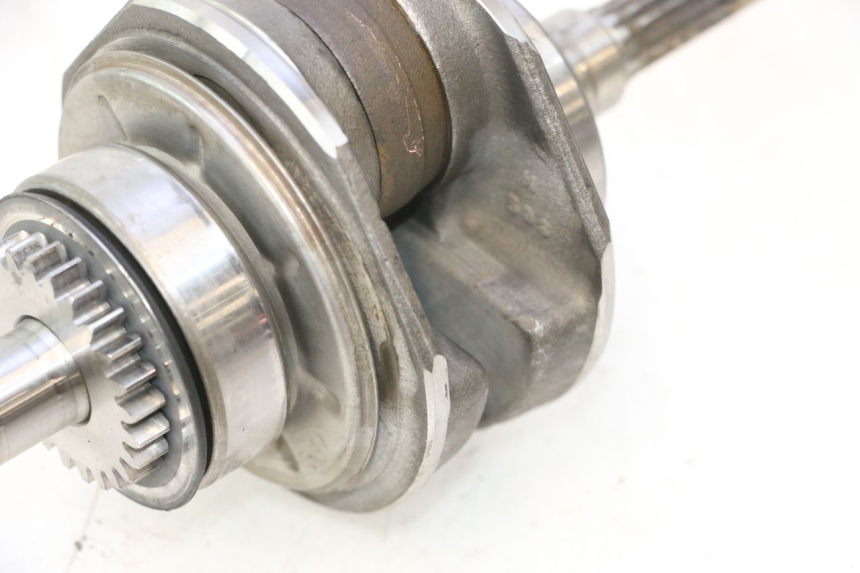 photo de CRANKSHAFT YAMAHA YP MAJESTY 125 (1998 - 2001) - Technical close-up