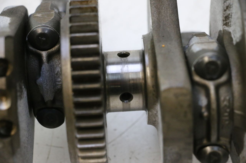 photo de CRANKSHAFT YAMAHA YZF R GENESIS 750 (1993 - 1998) - Surface and material condition