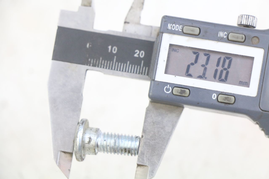 photo de BRAKE DISC BOLT ORION AGB37 CRF1 DIRT BIKE 125 (2013 - 2021) - Zoom on usage condition