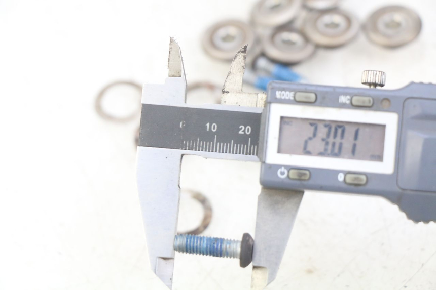 photo de BRAKE DISC BOLT PIAGGIO BEVERLY 125 (2010 - 2015) - Zoom on usage condition