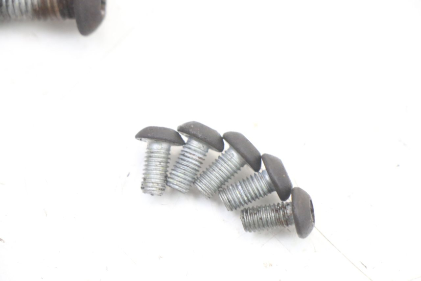 photo de BRAKE DISC BOLT BMW C1 125 (2000 - 2003) - Surface and material condition