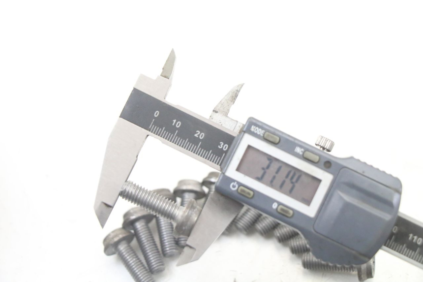 photo de BRAKE DISC BOLT BMW S RR ABS S1000RR 1000 (2015 - 2018) - Zoom on usage condition