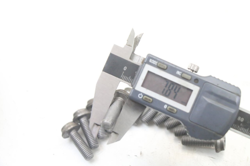 photo de BRAKE DISC BOLT BMW S RR ABS S1000RR 1000 (2015 - 2018) - Alternative perspective