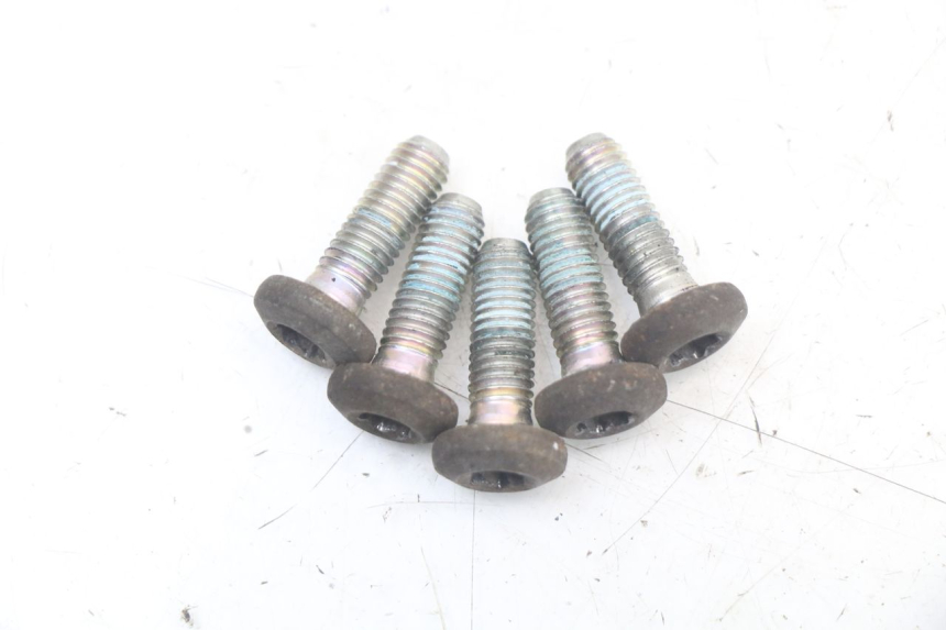photo de BRAKE DISC BOLT YAMAHA BW'S BWS 125 (2010 - 2013) - Zoom on usage condition