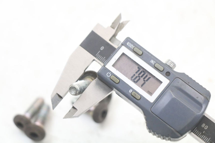 photo de BRAKE DISC BOLT YAMAHA BW'S BWS 125 (2010 - 2013) - Technical close-up