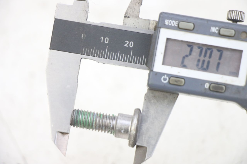 photo de BRAKE DISC BOLT HONDA CA REBEL 125 (1995 - 2001) - Zoom on usage condition