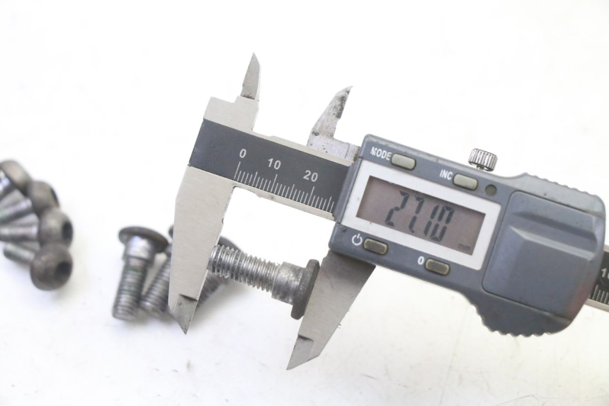 photo de BRAKE DISC BOLT HONDA CBR RR FIREBLADE 900 (1992 - 1994) - Alternative perspective