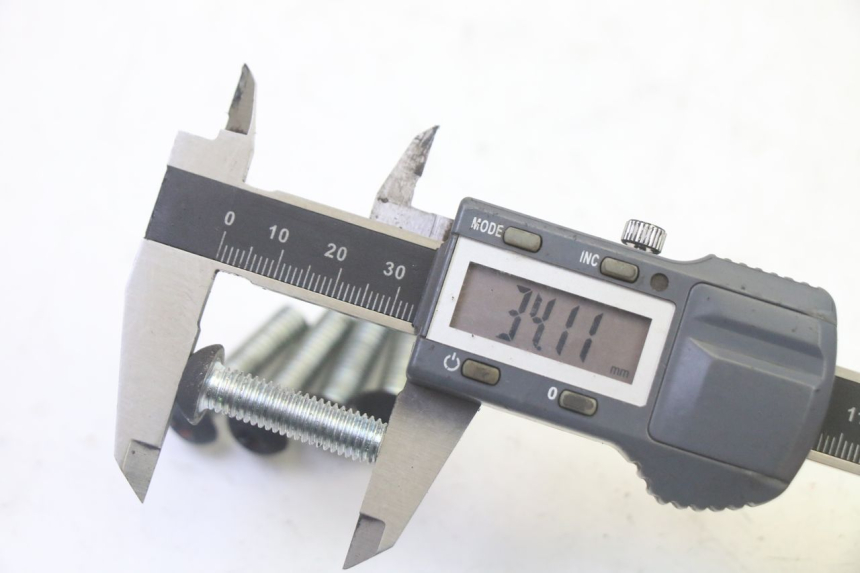 photo de BRAKE DISC BOLT PEUGEOT CITYSTAR 50 (2013 - 2017) - Alternative perspective