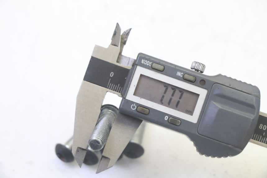 photo de BRAKE DISC BOLT PEUGEOT CITYSTAR 50 (2013 - 2017) - Technical close-up