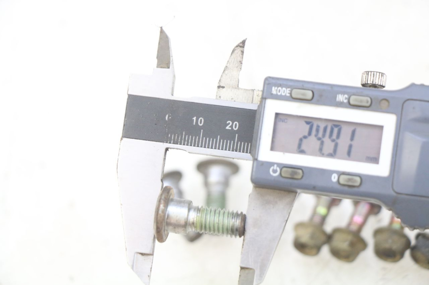 photo de BRAKE DISC BOLT HONDA CR 125 (1995 - 1997) - Alternative perspective