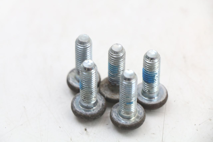 photo de BRAKE DISC BOLT YAMAHA CYGNUS X 125 (2004 - 2007) - Zoom on usage condition