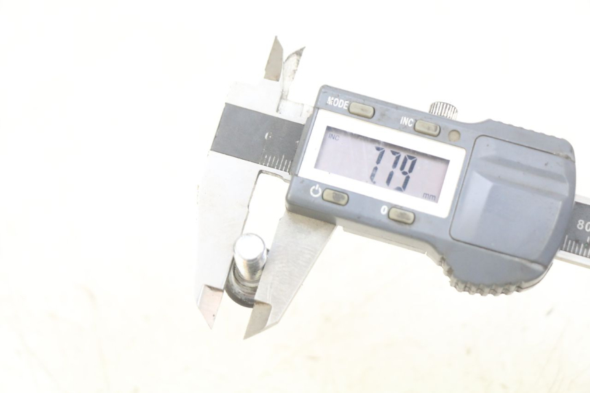 photo de BRAKE DISC BOLT HONDA FES PANTHEON 125 (2003 - 2007) - Zoom on usage condition