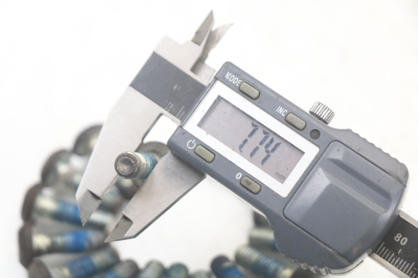 photo de BRAKE DISC BOLT YAMAHA FJ 3CX 1200 (1986 - 1996) - Alternative perspective