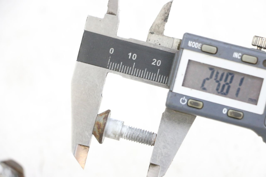 photo de BRAKE DISC BOLT YAMAHA FJR ABS 1300 (2006 - 2012) - Zoom on usage condition