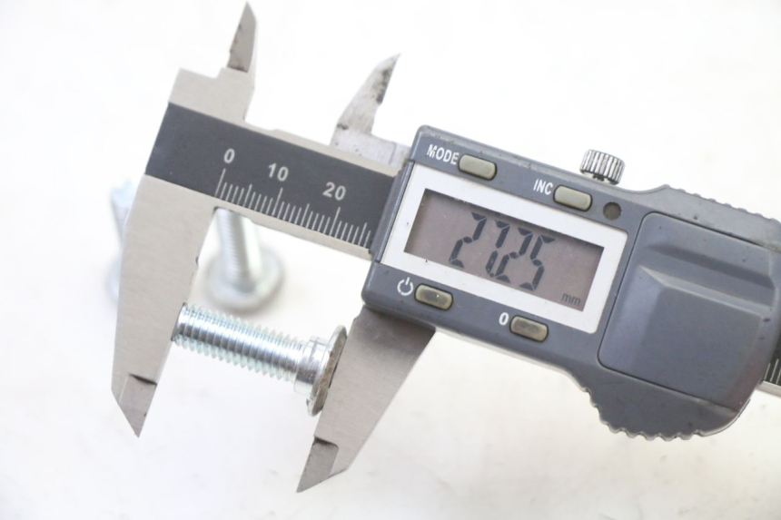 photo de BRAKE DISC BOLT VENESI FLY RETRO 4T 50 (2020 - 2025) - Alternative perspective