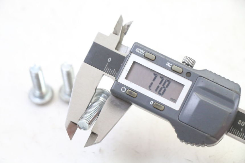 photo de BRAKE DISC BOLT VENESI FLY RETRO 4T 50 (2020 - 2025) - Technical close-up