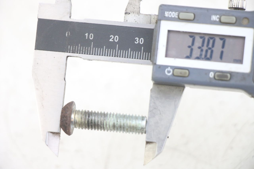 photo de BRAKE DISC BOLT PEUGEOT GEOPOLIS RS 125 (2007 - 2009) - Zoom on usage condition