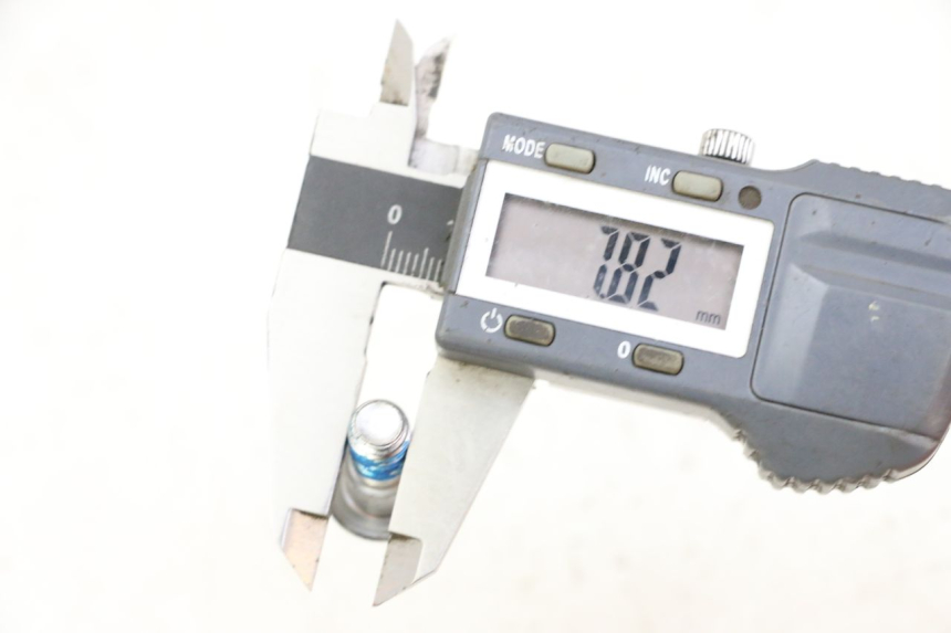 photo de BRAKE DISC BOLT SUZUKI GSR 750 (2011 - 2017) - Alternative perspective