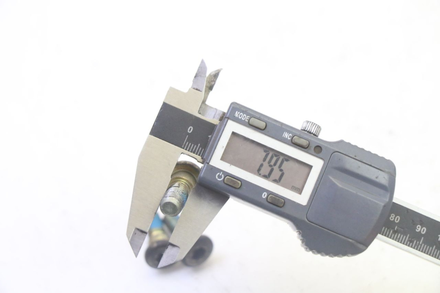 photo de BRAKE DISC BOLT DAELIM HISTORY 125 (2001 - 2002) - Zoom on usage condition