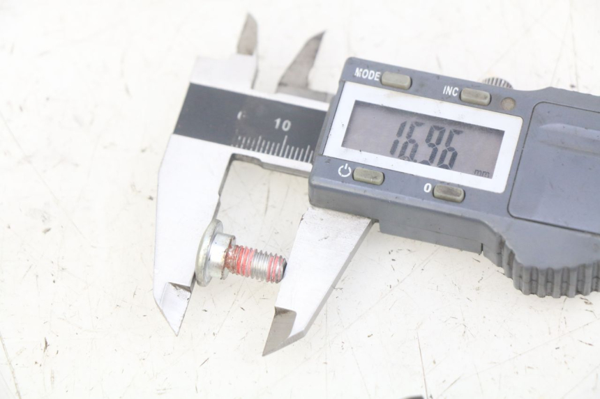 photo de BRAKE DISC BOLT KAWASAKI KX 85 (2001 - 2013) - Zoom on usage condition