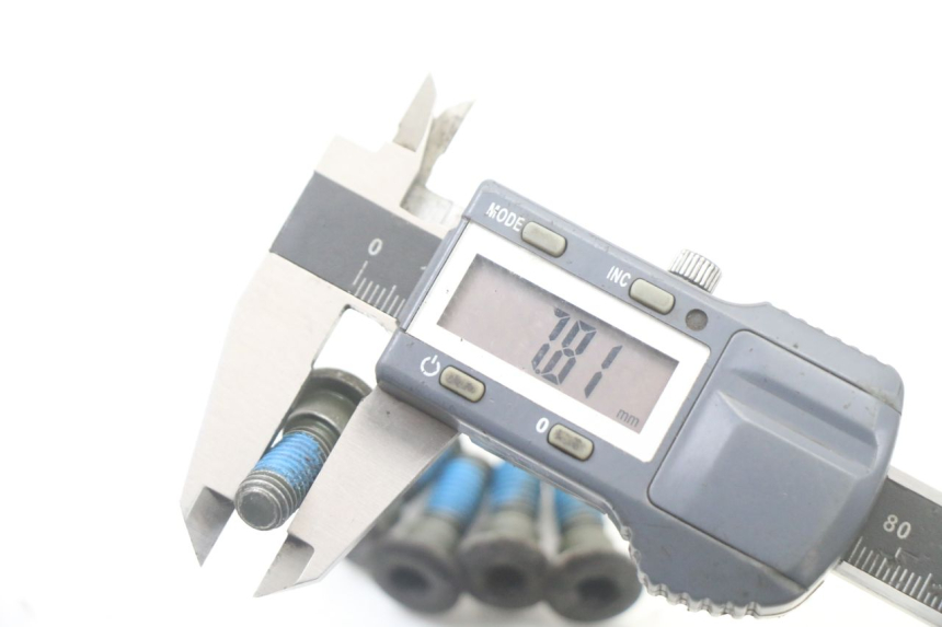 photo de BRAKE DISC BOLT KYMCO PEOPLE S 125 (2000 - 2008) - Technical close-up