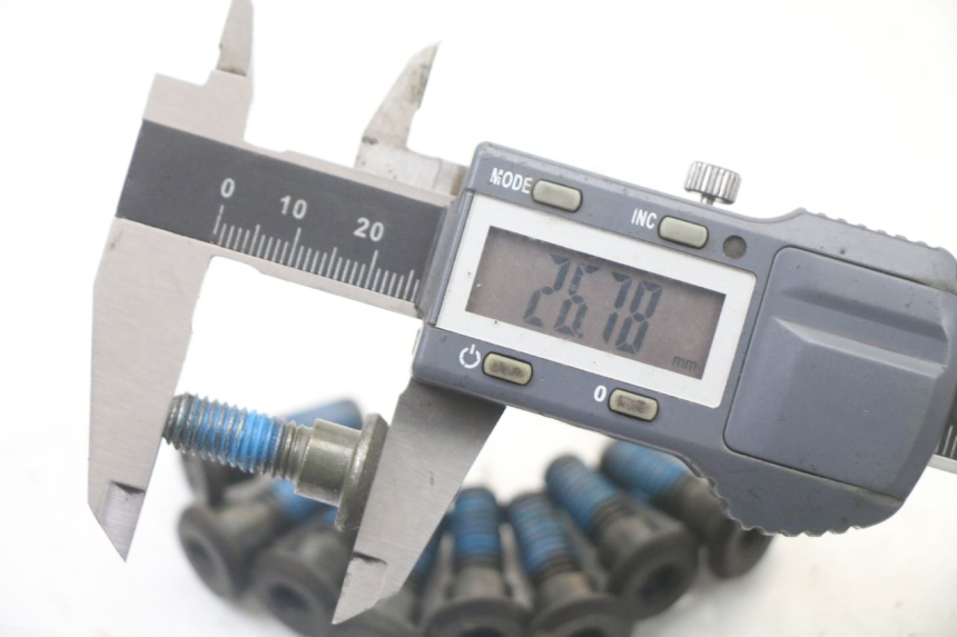 photo de BRAKE DISC BOLT KYMCO XCITING 500 (2007 - 2010) - Zoom on usage condition