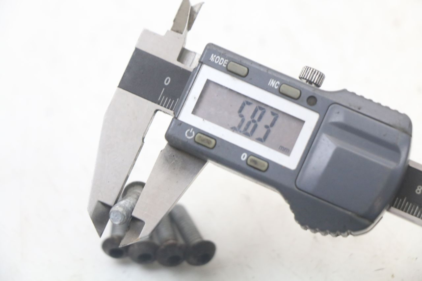 photo de BRAKE DISC BOLT PIAGGIO NEW TYPHOON 50 (2010 - 2017) - Technical close-up