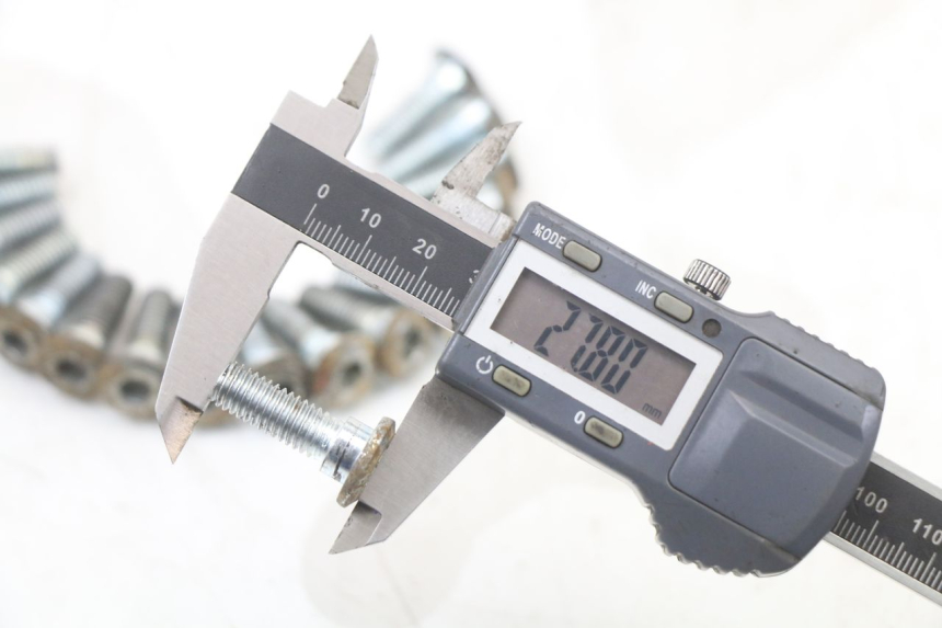 photo de BRAKE DISC BOLT REGAL RAPTOR RAXTER 2 125 (2007 - 2015) - Zoom on usage condition