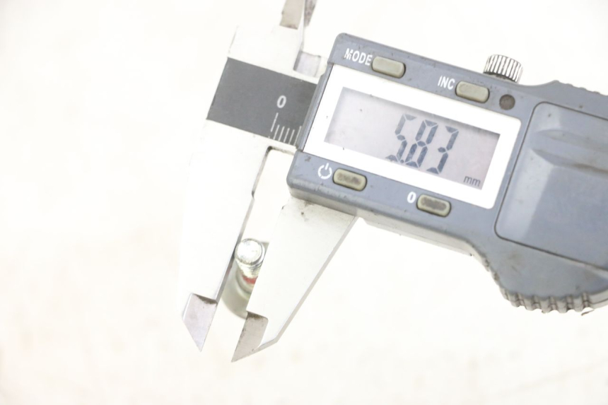 photo de BRAKE DISC BOLT ROYAL ENFIELD HYMALAYAN 410 (2016 - 2023) - Zoom on usage condition