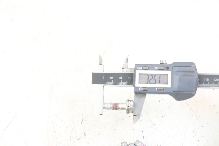 photo de BRAKE DISC BOLT ROYAL ENFIELD HYMALAYAN 410 (2016 - 2023) - Alternative perspective