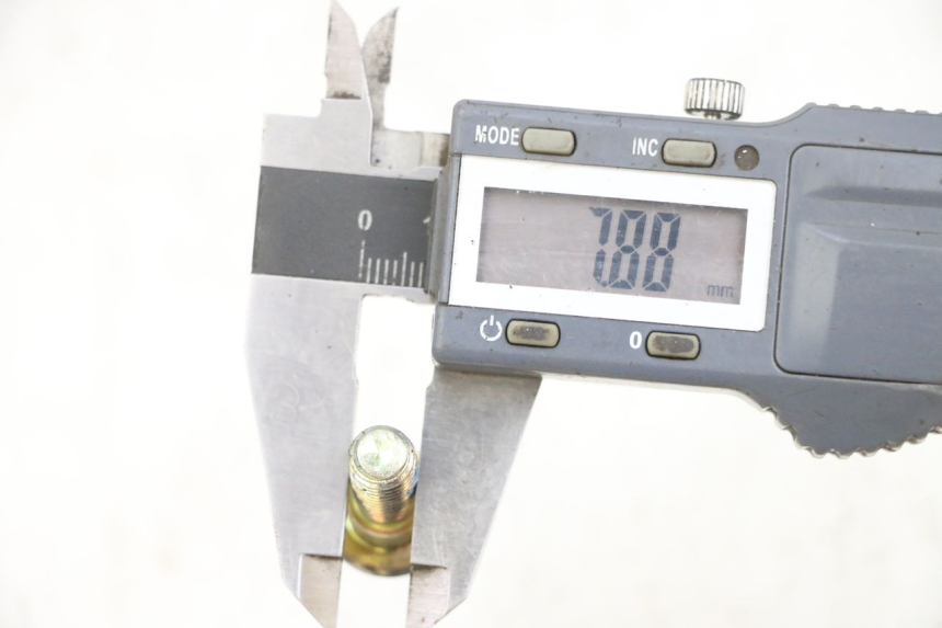 photo de BRAKE DISC BOLT DAELIM S1 125 (2007 - 2016) - Zoom on usage condition