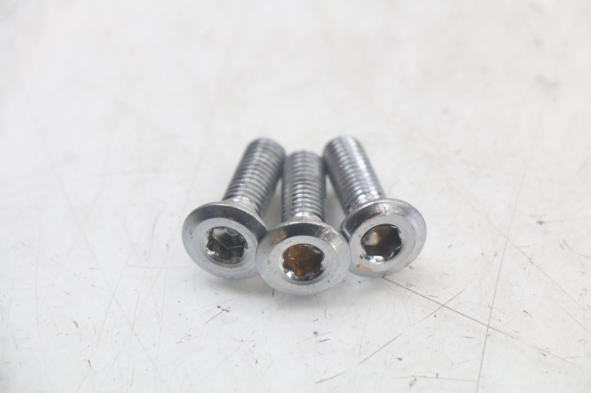 photo de BRAKE DISC BOLT DERBI SENDA SM X-TREME 50 (2006 - 2010) - Zoom on usage condition