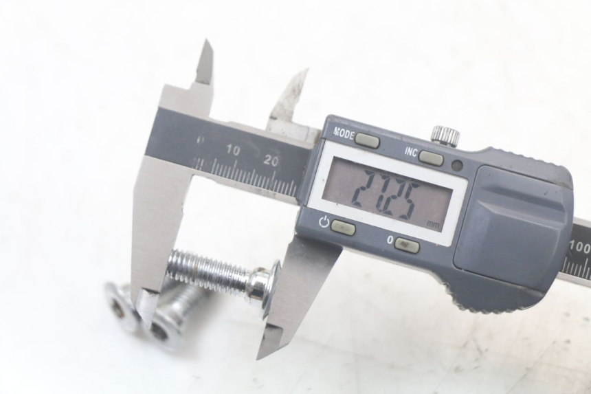 photo de BRAKE DISC BOLT DERBI SENDA SM X-TREME 50 (2006 - 2010) - Technical close-up