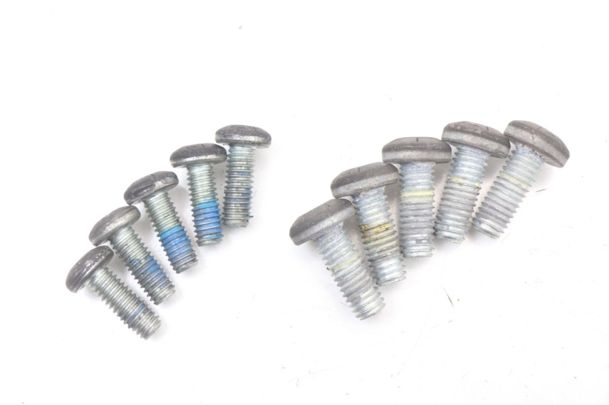 photo de BRAKE DISC BOLT HARLEY DAVIDSON SPORTSTER XL CUSTOM 1200 (2003 - 2004) - Component detail