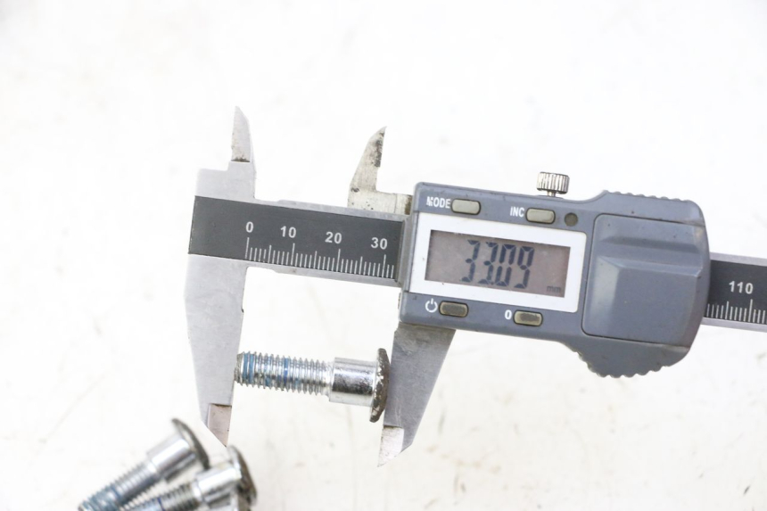 photo de BRAKE DISC BOLT TRIUMPH SPRINT 900 (1995 - 1998) - Alternative perspective