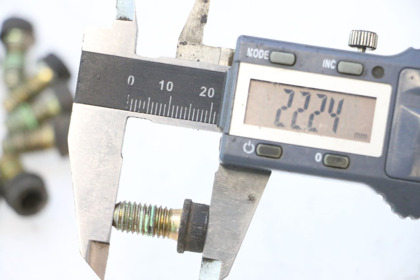 photo de BRAKE DISC BOLT DUCATI SS IE DS CARENEE 1000 (2002 - 2006) - Zoom on usage condition