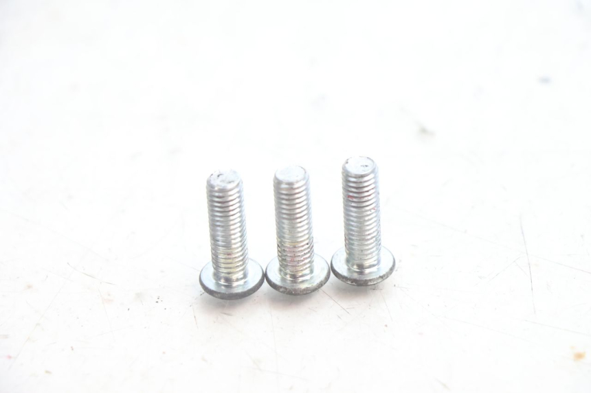 photo de BRAKE DISC BOLT PEUGEOT STREETZONE NAKED 2T 50 (2014 - 2018) - Zoom on usage condition