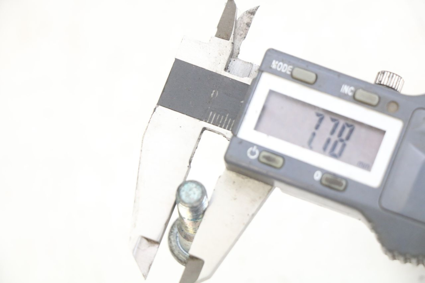 photo de BRAKE DISC BOLT SUZUKI SV N 650 (1999 - 2002) - Technical close-up